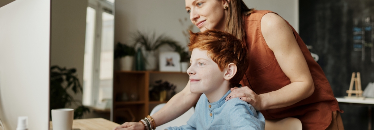 Livets computerspil. Artikel Marianne Thyboe foto af julia-m-cameron